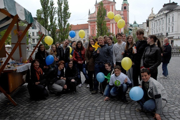Udeleženci na festivalu prostovoljstva 2012 (Zavod Oreli in Župnijska Karitas Stranje)